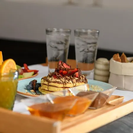 أجنحة أبوف بلو فندق 4*