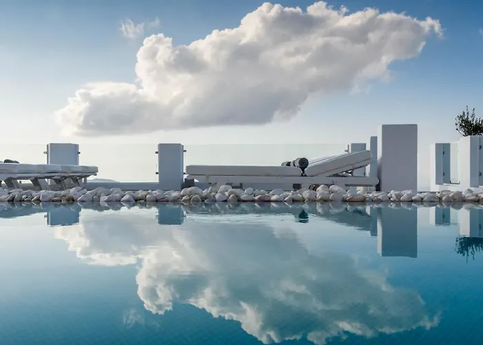 Above Blue 4* Imerovigli (Santorini)