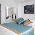 Above Blue 4* Imerovigli (Santorini)