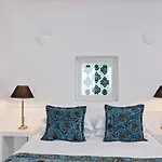 Above Blue 4* Imerovigli (Santorini)