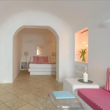 Otel Above Blue Imerovigli (Santorini)