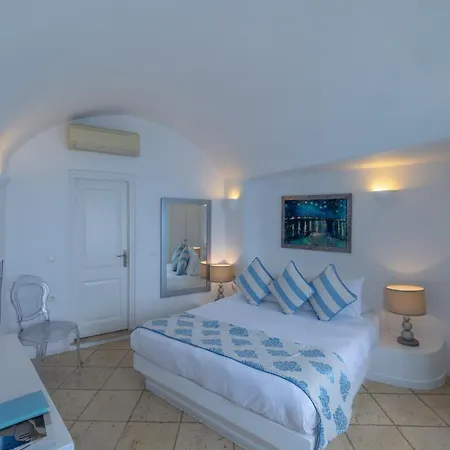 Hotel Above Blue