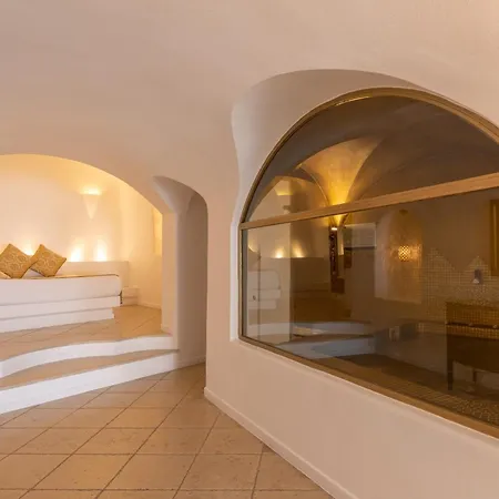 Hotel Above Blue 4*