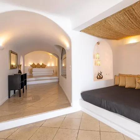 Hotel Above Blue 4*