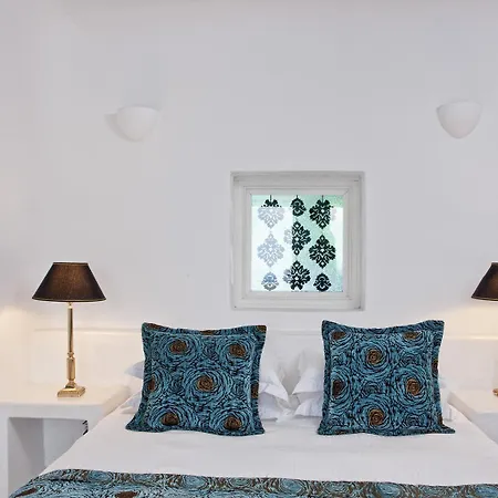 Above Blue 4* Imerovigli (Santorini)