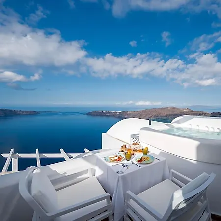 Above Blue 4* Imerovigli (Santorini)