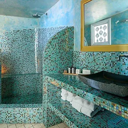 Hotel Above Blue 4*