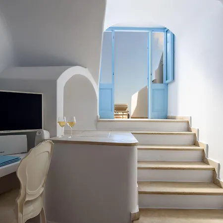 Hotel Above Blue 4*