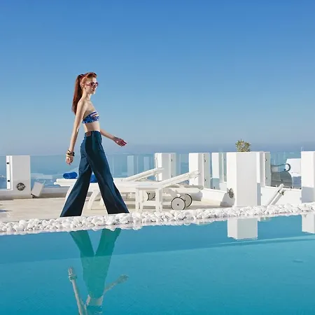 Above Blue Hotel 4*