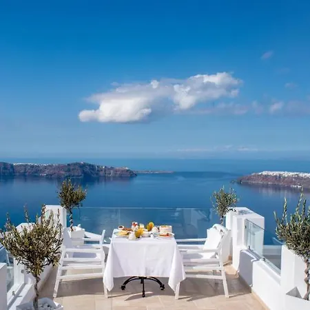 Above Blue Hotel Imerovigli (Santorini)