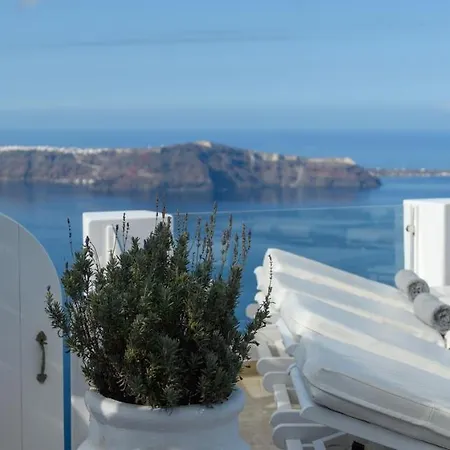 Otel Above Blue 4*