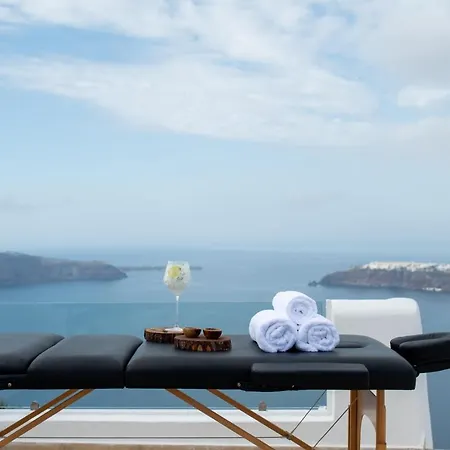 Above Blue Hotel