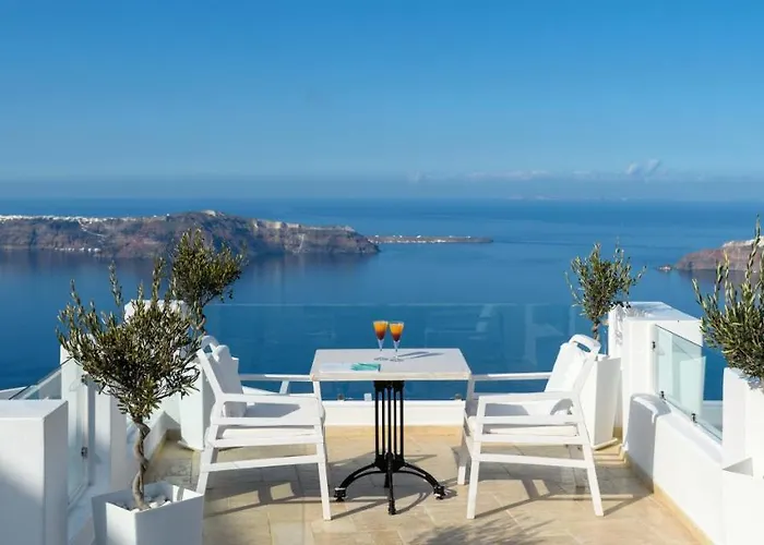 Above Blue 4* Imerovigli (Santorini)