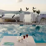 Above Blue Hotell 4*